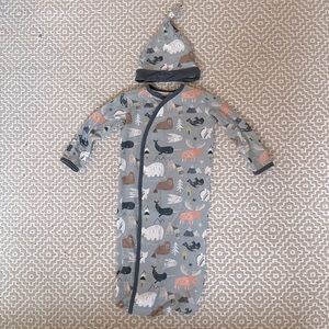 Magnetic me newborn gown and hat